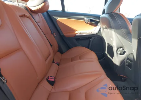 2014 Volvo S60 T5 Platinum из США, поврежденный, VIN YV1612FS1E1285735